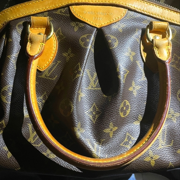 Louis Vuitton bag - Picture 1 of 5